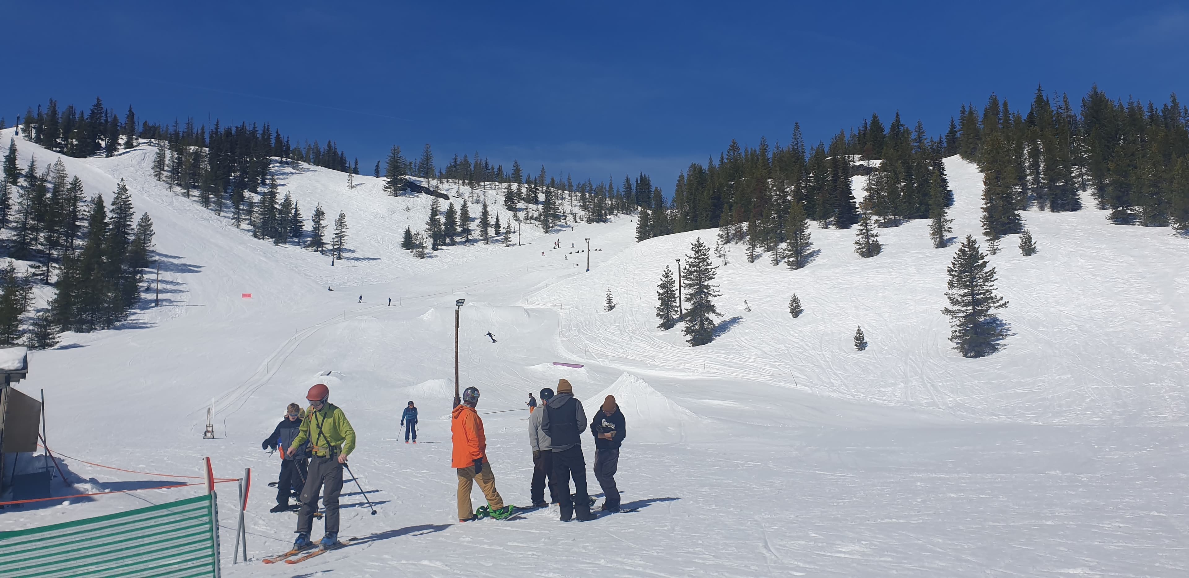 Trải nghiệm trượt tuyết vào mùa đông